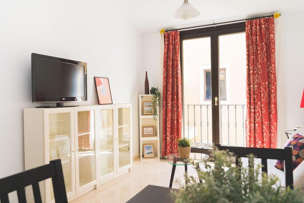 Centrico Apartamento En Calle Carreteria - Málaga Dış mekan fotoğraf